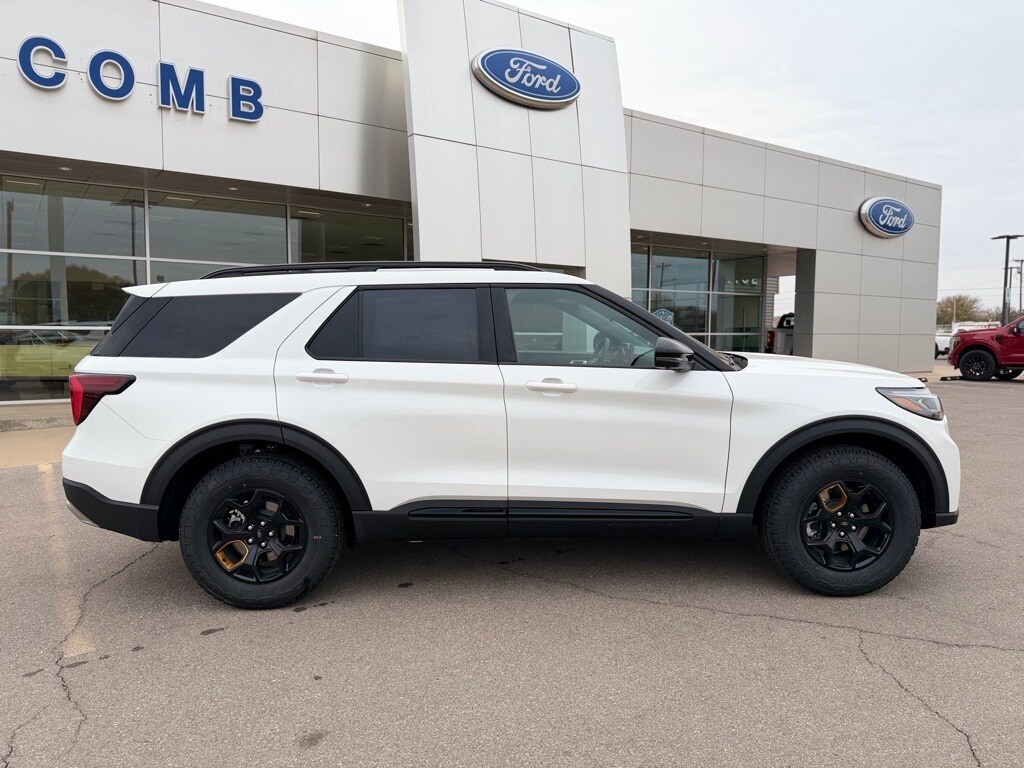 2026 Ford Explorer Base photo 3