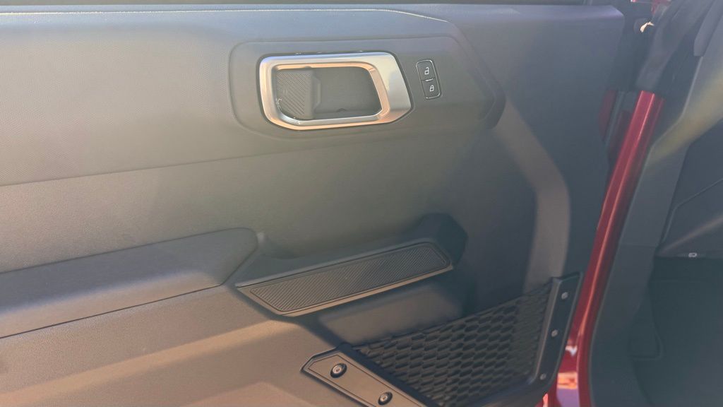 2025 Ford Bronco 4-Door Base - Photo 18