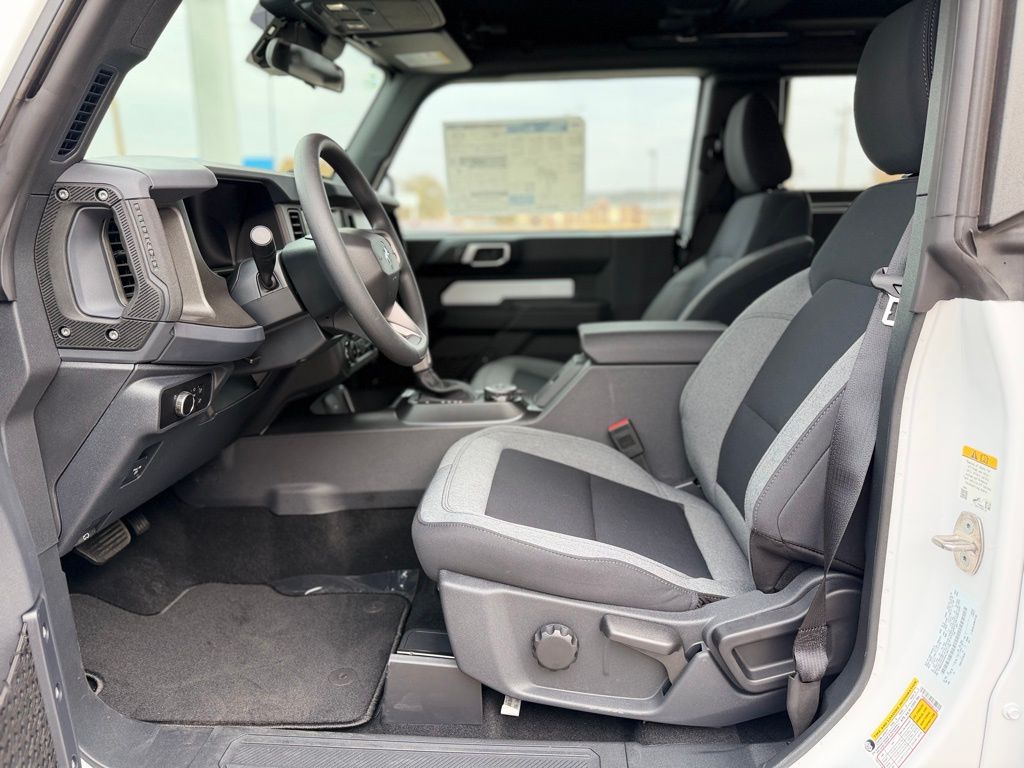 2025 Ford Bronco 2-Door Base - Photo 15