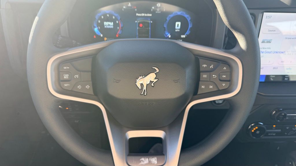 2025 Ford Bronco 4-Door Base - Photo 23