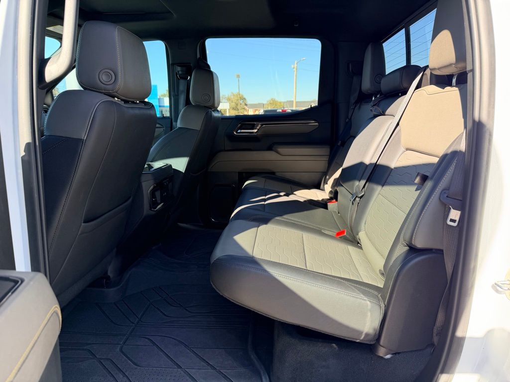 2024 Chevrolet Silverado 1500 ZR2 - Photo 13