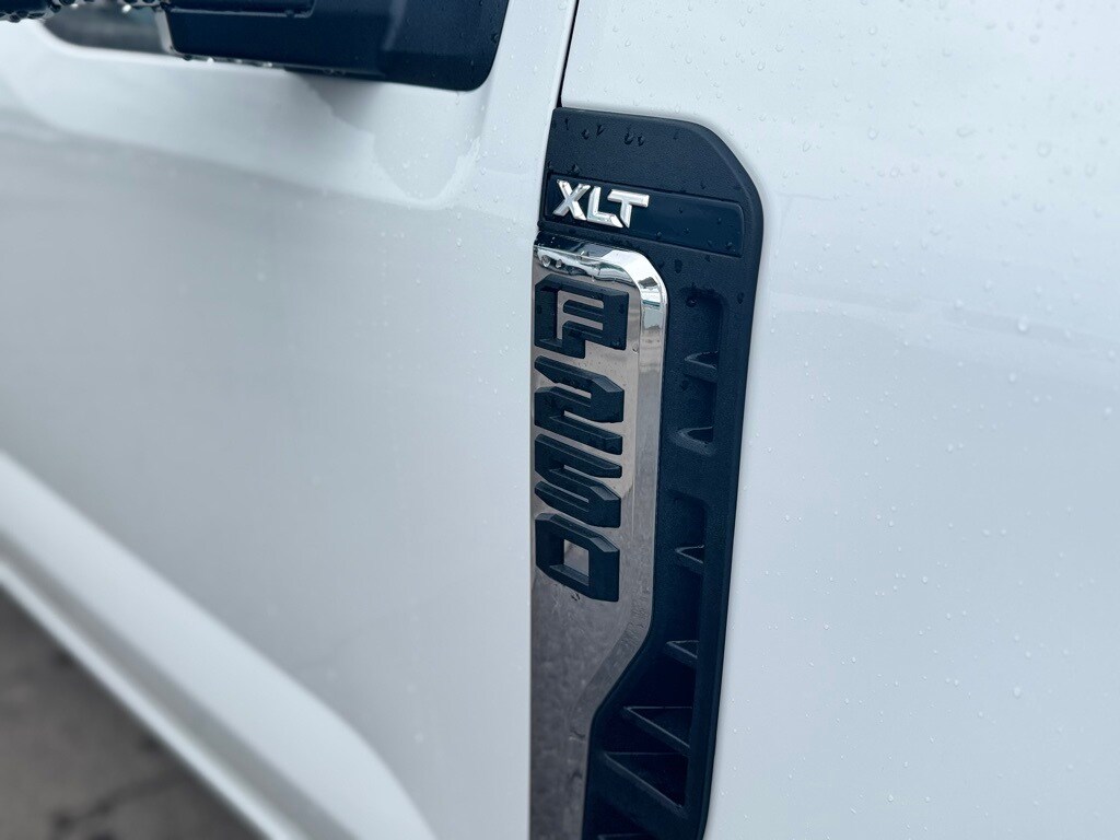 2025 Ford F-250 XLT photo 3