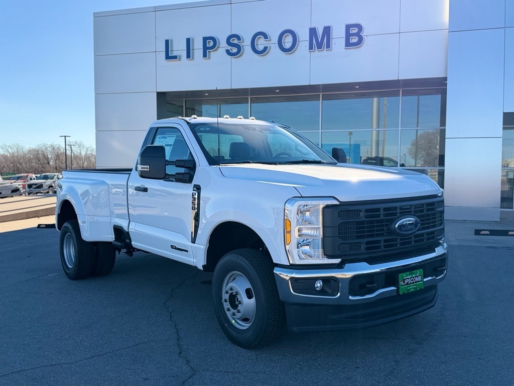 2026 Ford F-350 Super Duty XL's photo