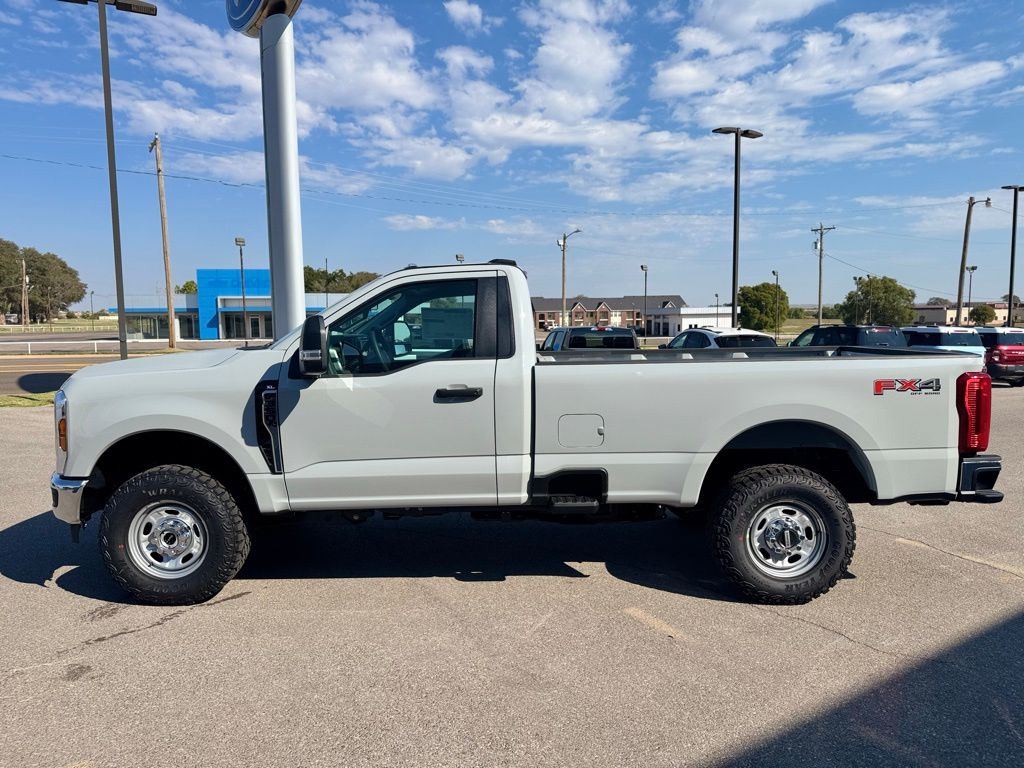 2026 Ford F-350 Super Duty XL - Photo 10