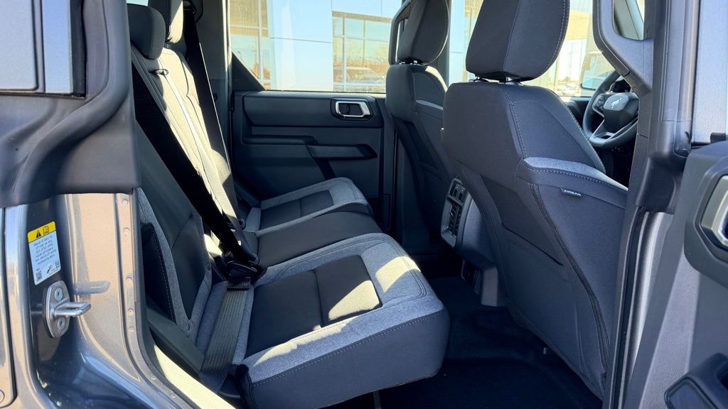 2025 Ford Bronco 4-Door Base - Photo 14