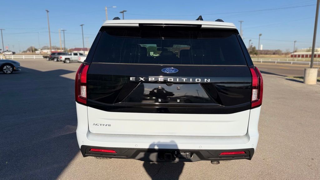 2026 Ford Expedition Active - Photo 6
