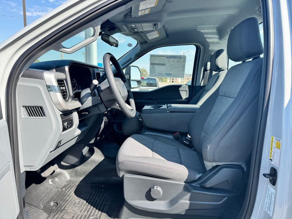 2026 Ford F-350 Super Duty XL - Photo 13