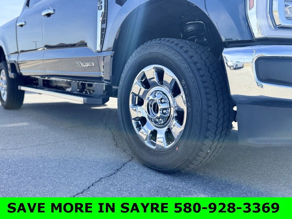 2025 Ford F-250 Lariat photo 2