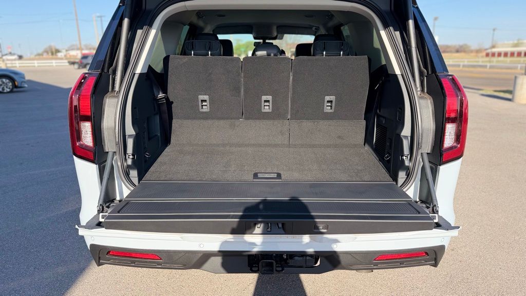2026 Ford Expedition Active - Photo 8