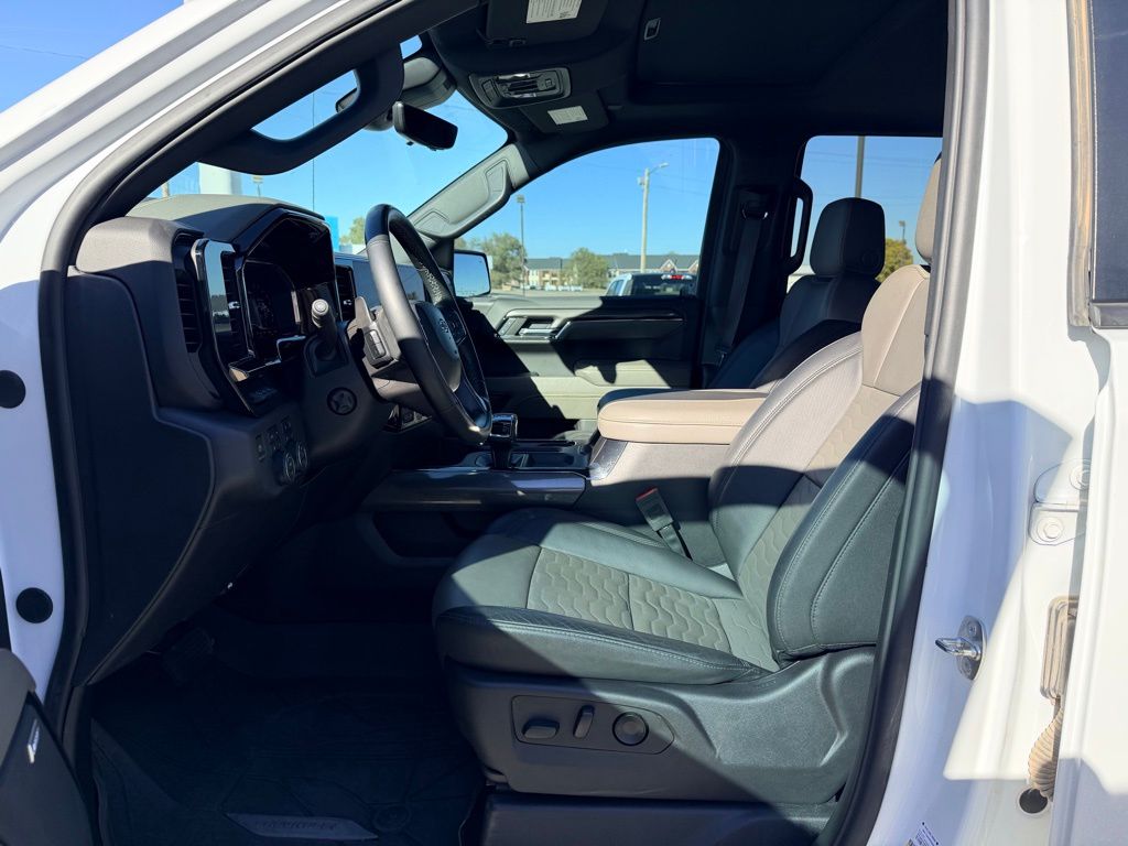 2024 Chevrolet Silverado 1500 ZR2 - Photo 18