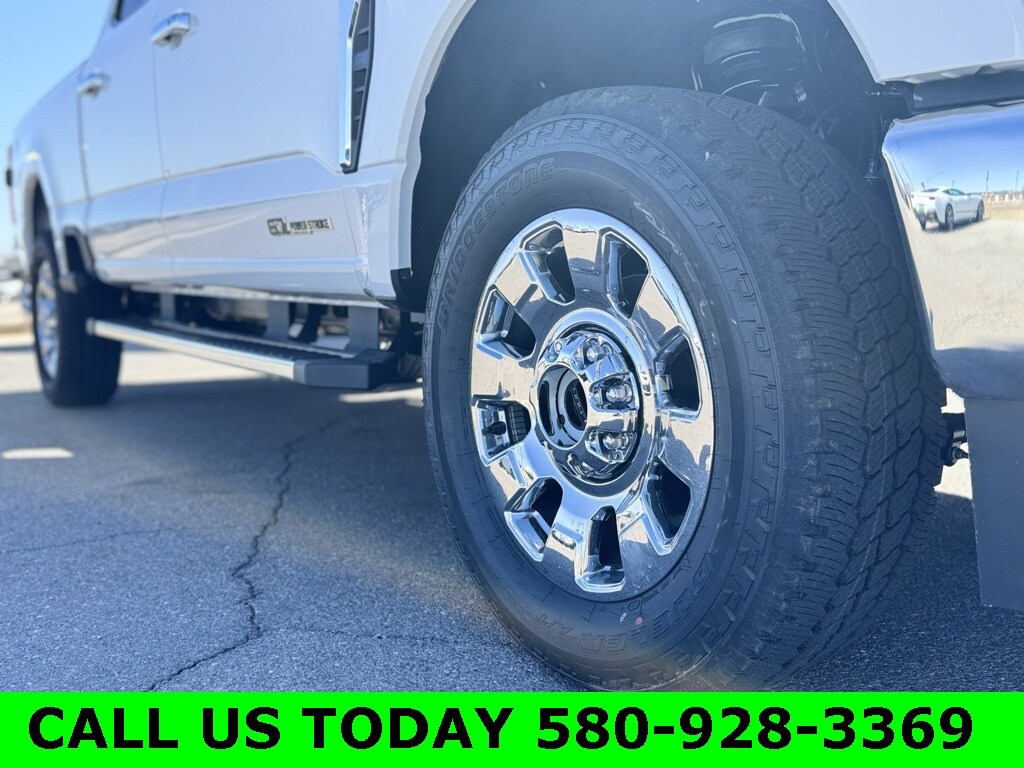 2025 Ford F-250 Lariat photo 2