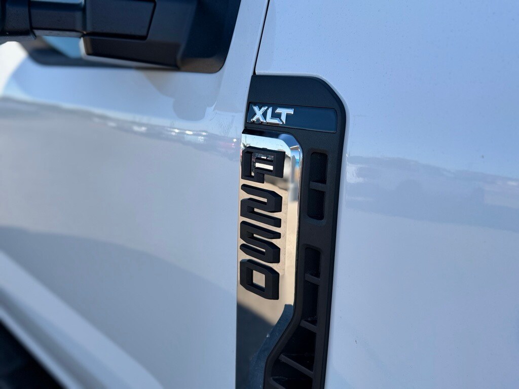 2026 Ford F-250 photo 3