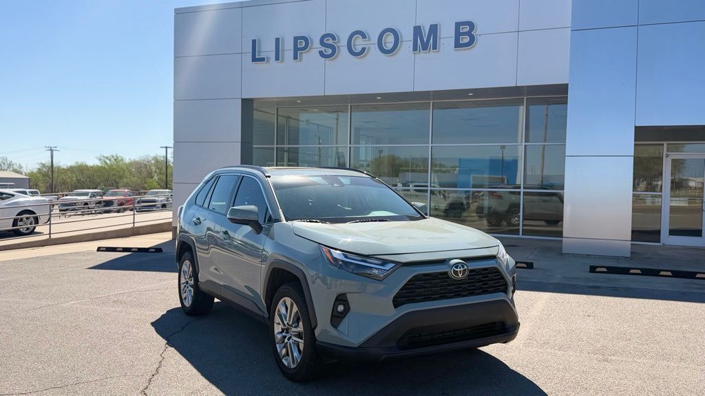 2022 Toyota RAV4 XLE Premium FWD