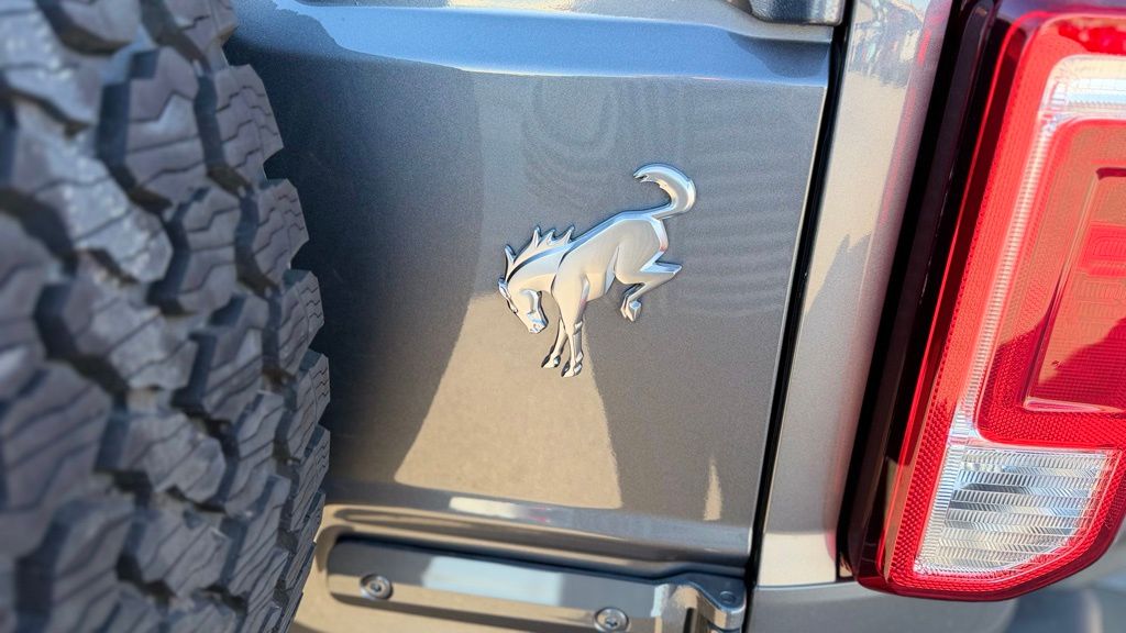 2025 Ford Bronco 4-Door Base - Photo 8