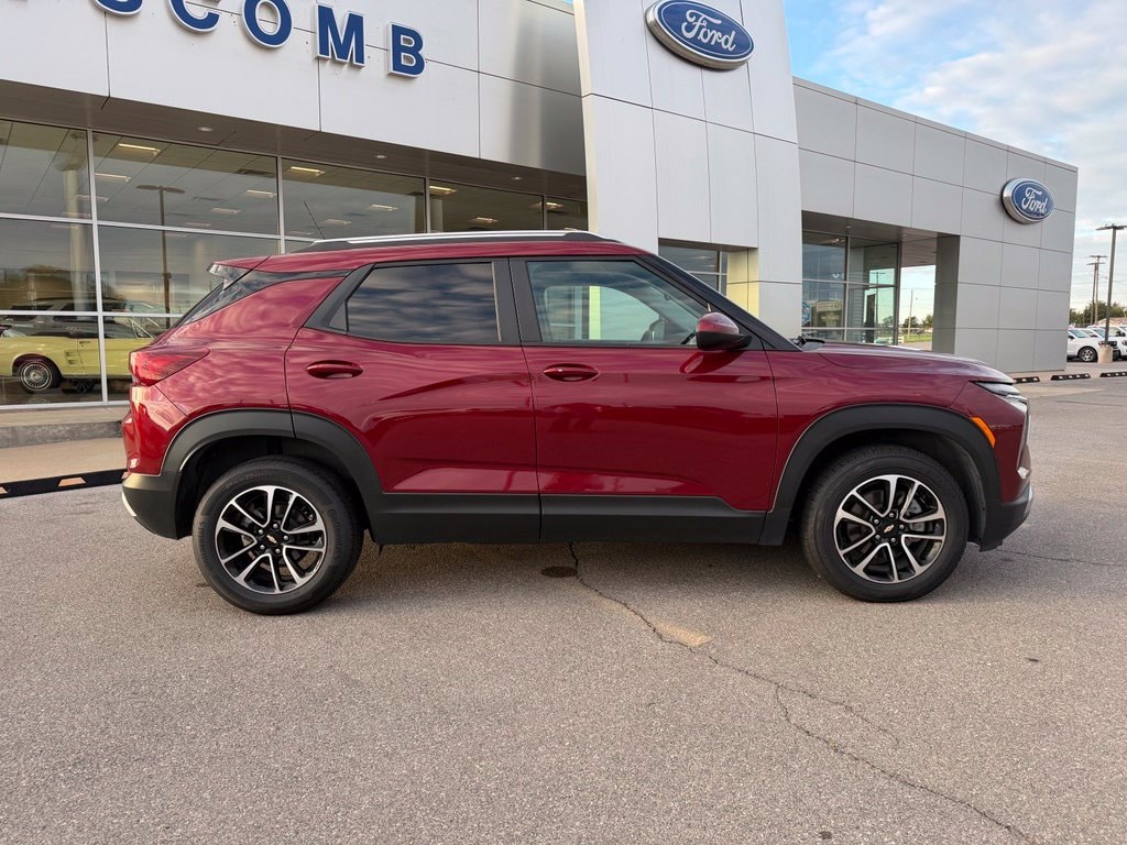 Used 2025 Chevrolet Trailblazer LT SUV