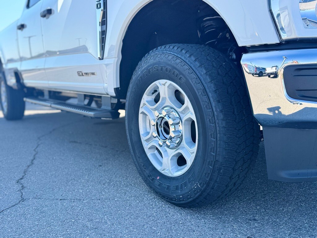 2026 Ford F-250 photo 2