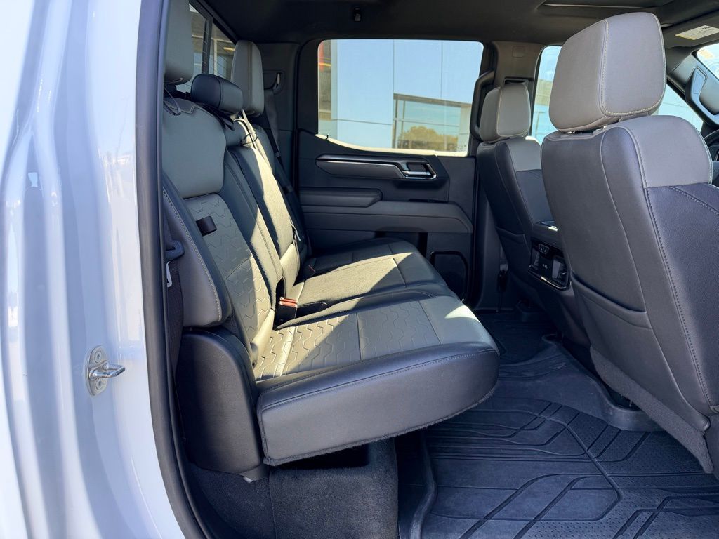 2024 Chevrolet Silverado 1500 ZR2 - Photo 14