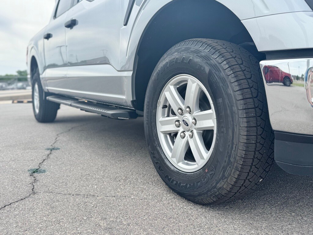 2025 Ford F-150 XL photo 2