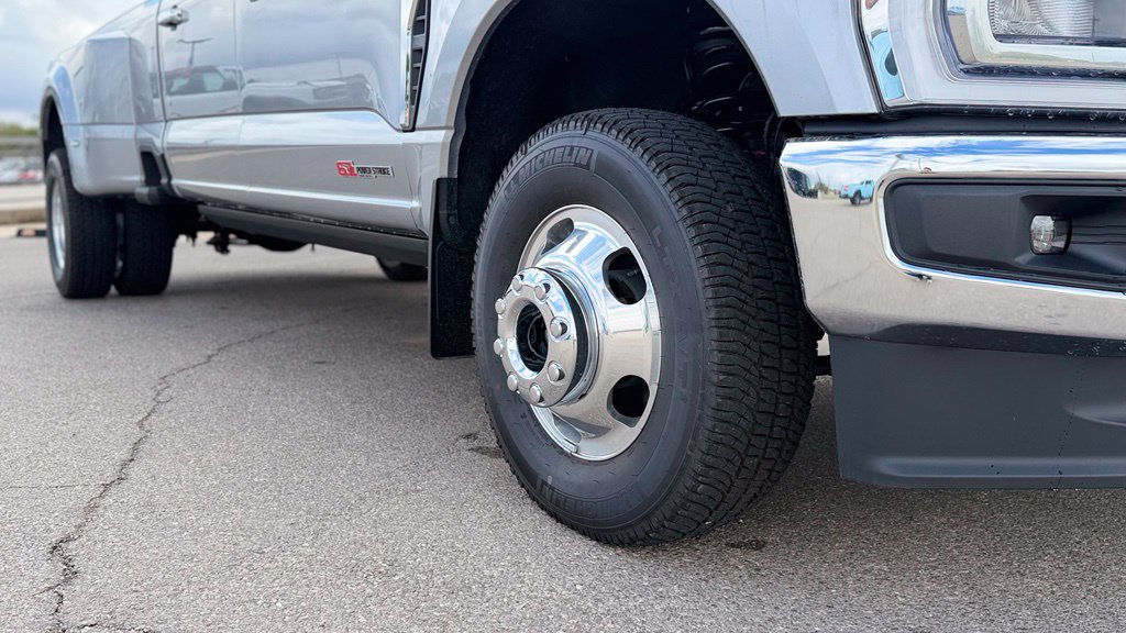New 2027 Ford F-350 Lariat Truck Crew Cab