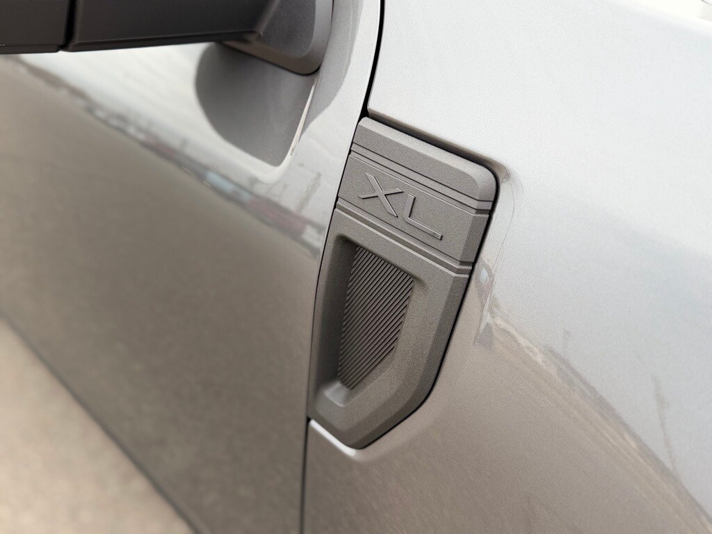 New 2025 Ford Maverick XL Truck SuperCrew