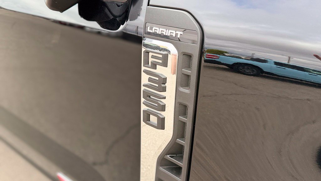 New 2027 Ford F-350 Lariat Truck Crew Cab
