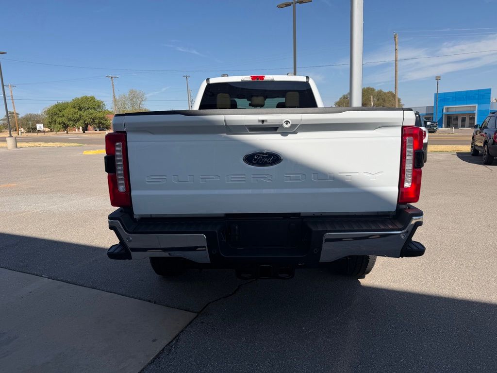 New 2026 Ford F-350 Lariat Truck Crew Cab