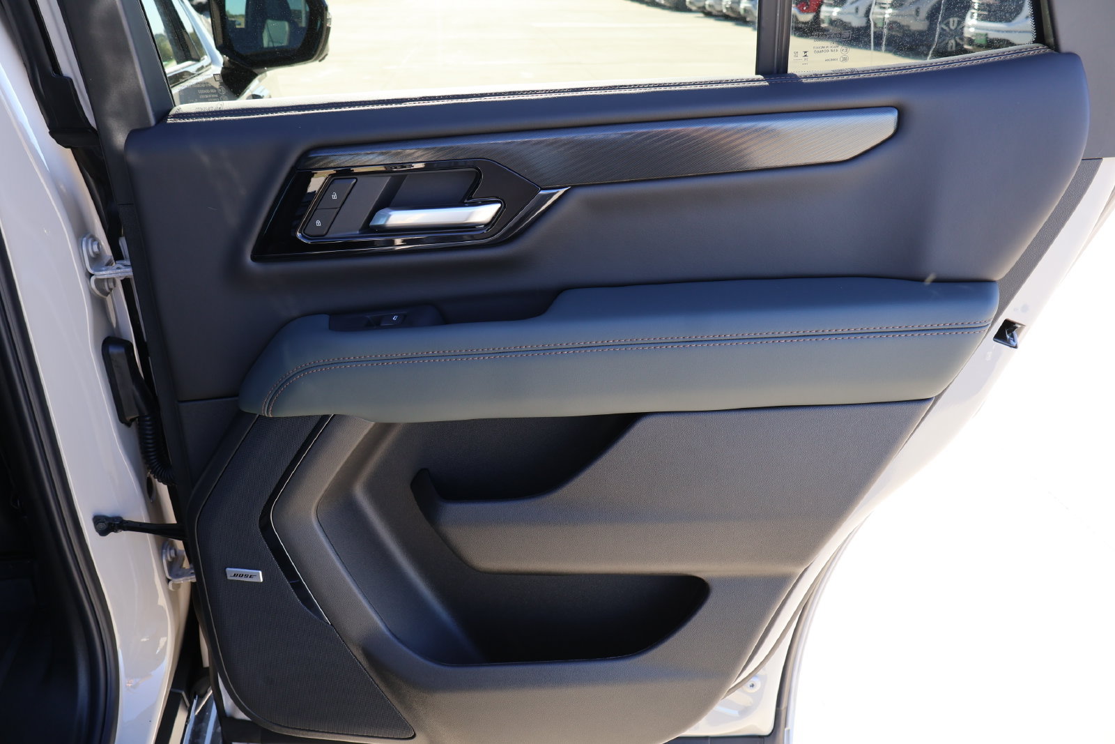 2027 GMC Yukon AT4 - Photo 14
