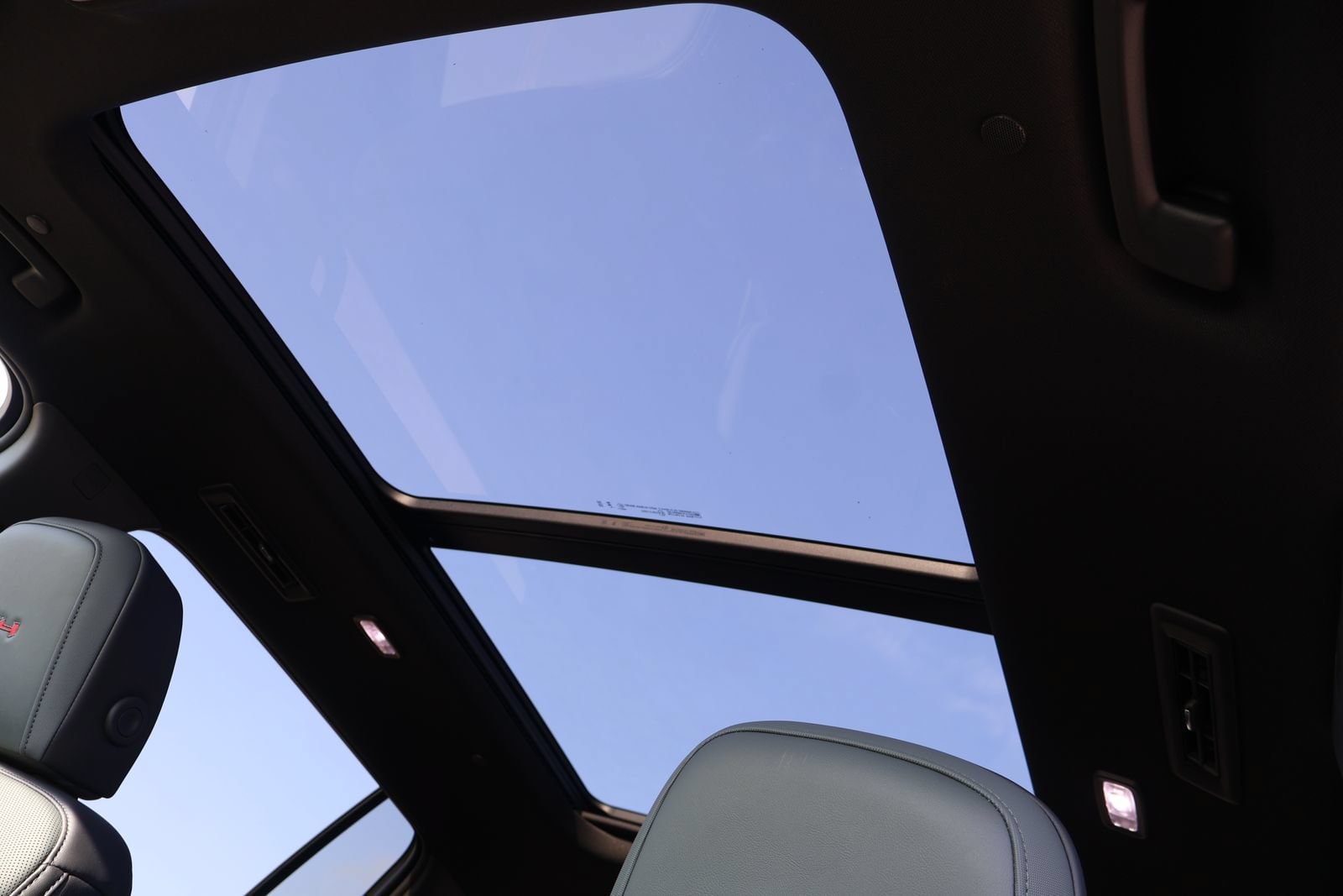 2026 GMC Acadia AT4 - Photo 12