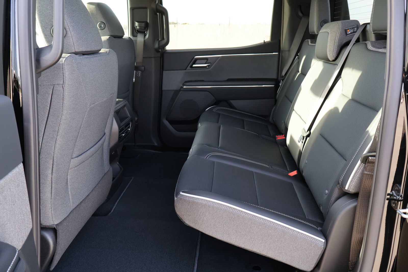 2026 GMC Sierra EV Elevation - Photo 7
