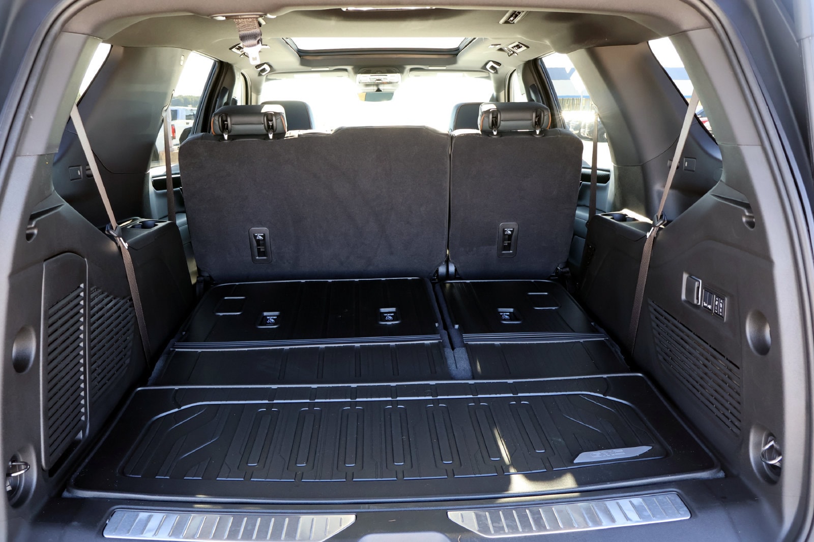 2027 GMC Yukon AT4 - Photo 16