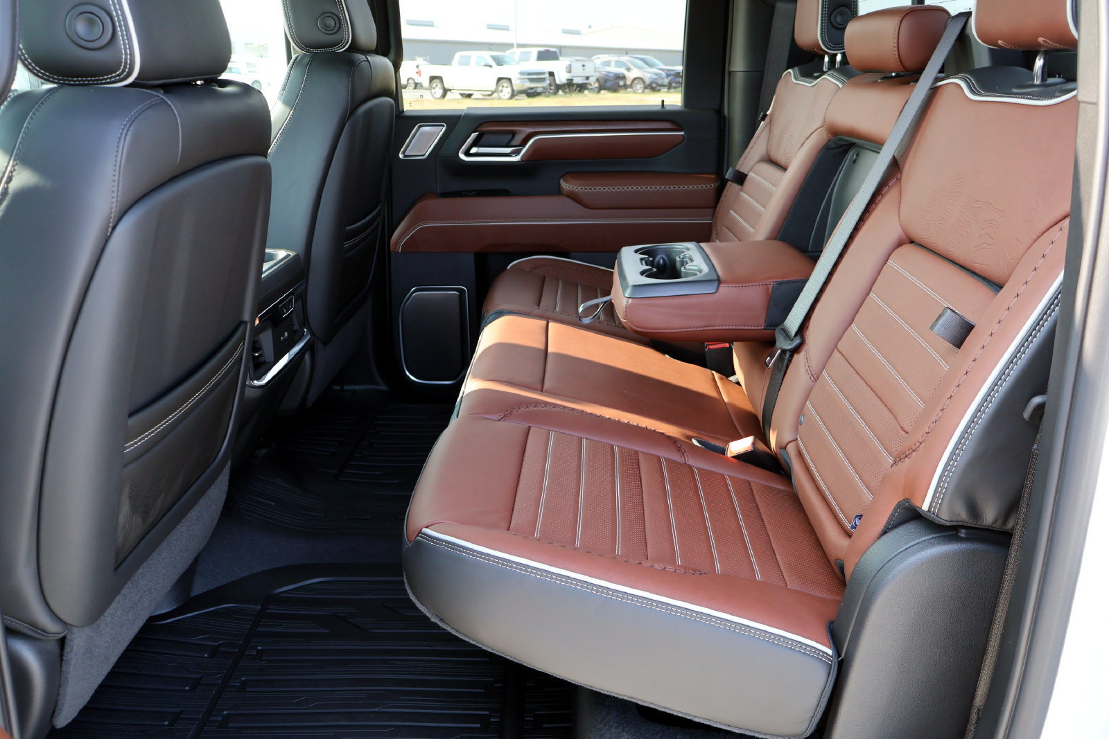 2026 GMC Sierra 3500HD Denali Ultimate - Photo 7