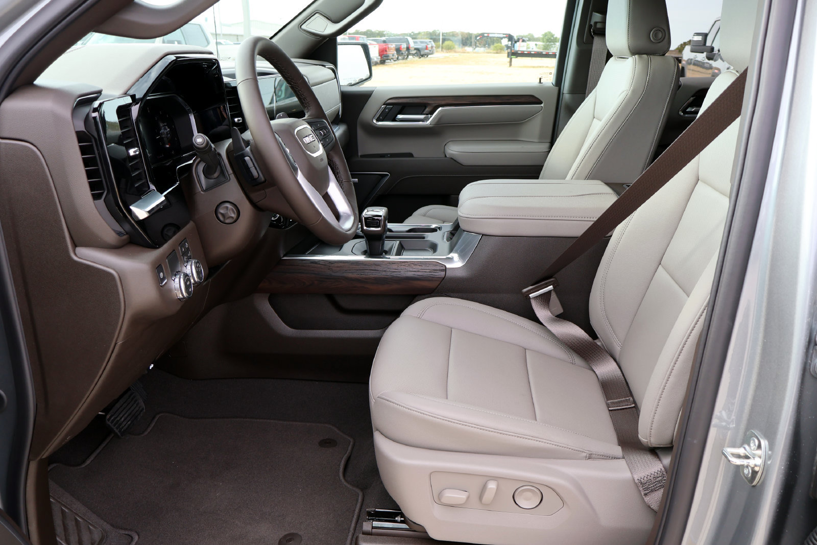 2026 GMC Sierra 1500 SLT - Photo 23