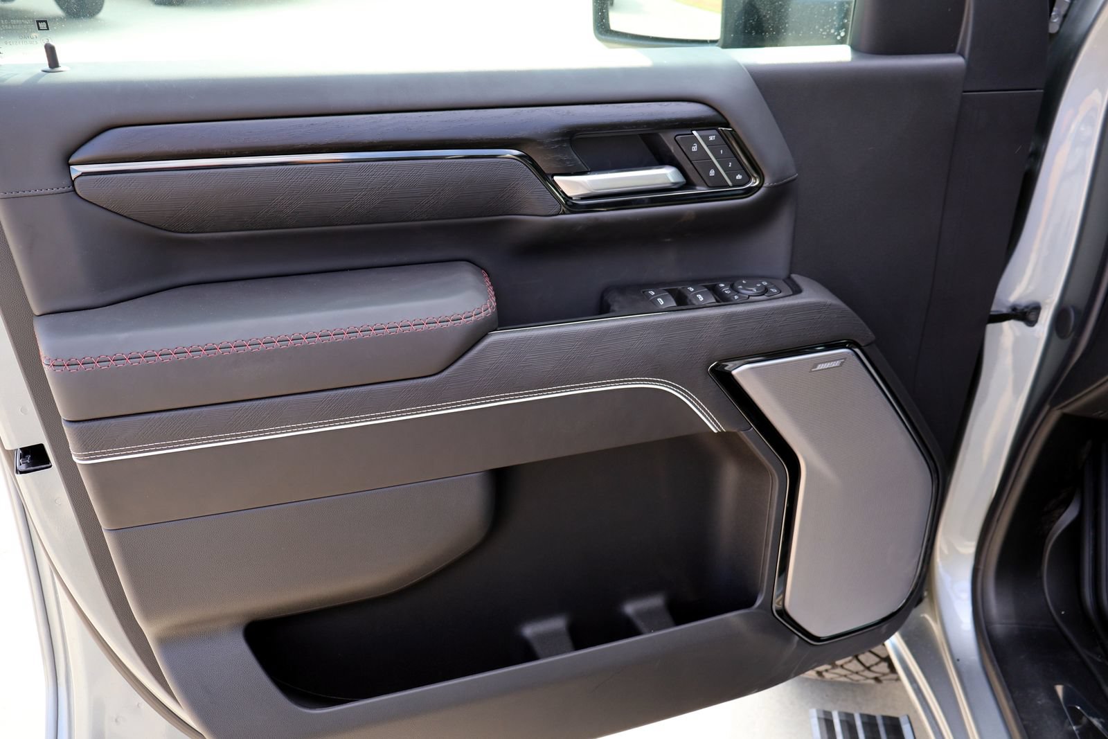 2026 GMC Sierra 2500HD AT4X - Photo 9