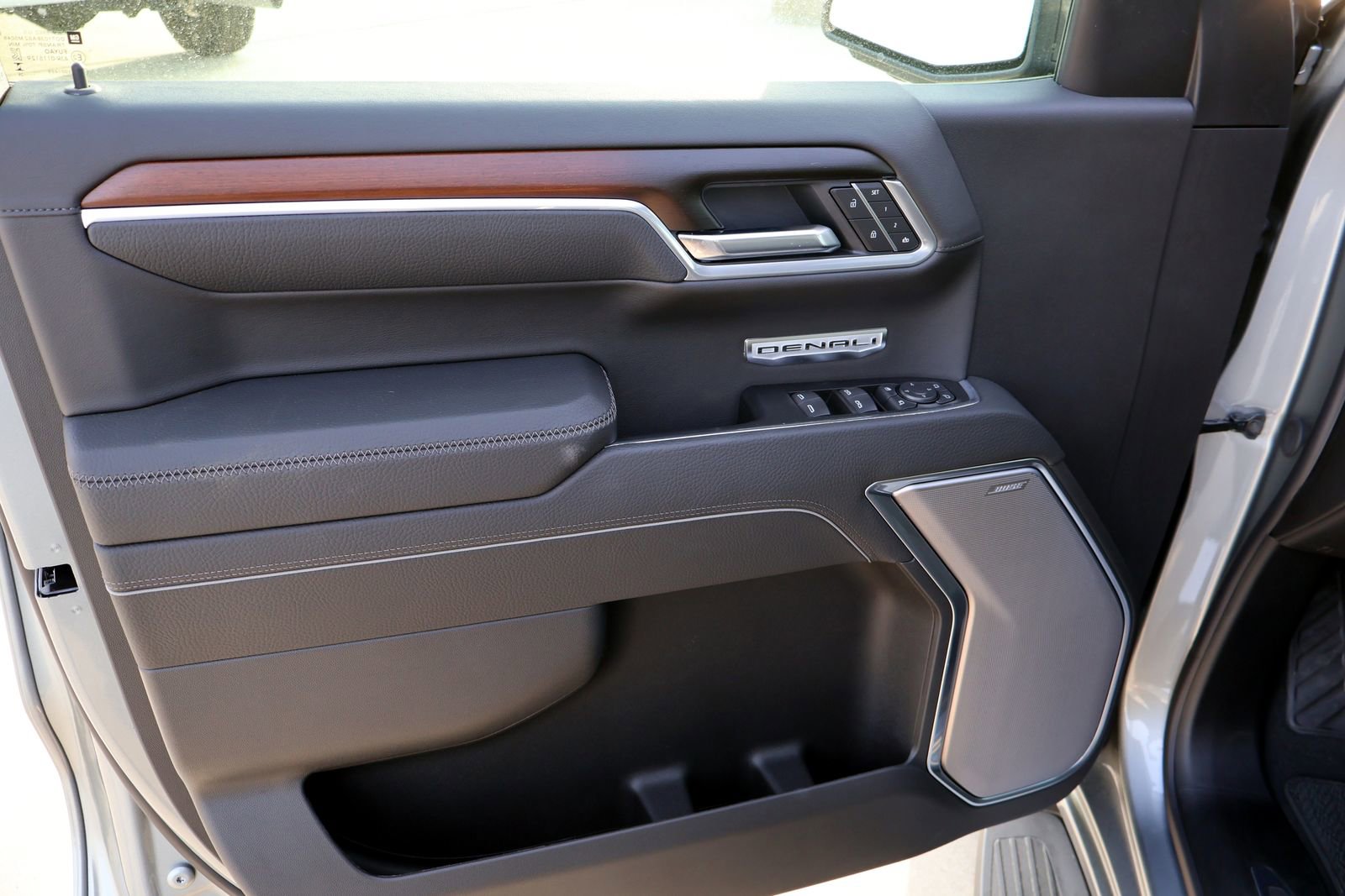 2026 GMC Sierra 1500 Denali - Photo 9