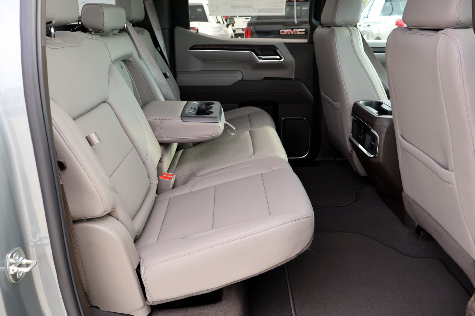 2026 GMC Sierra 1500 SLT - Photo 16