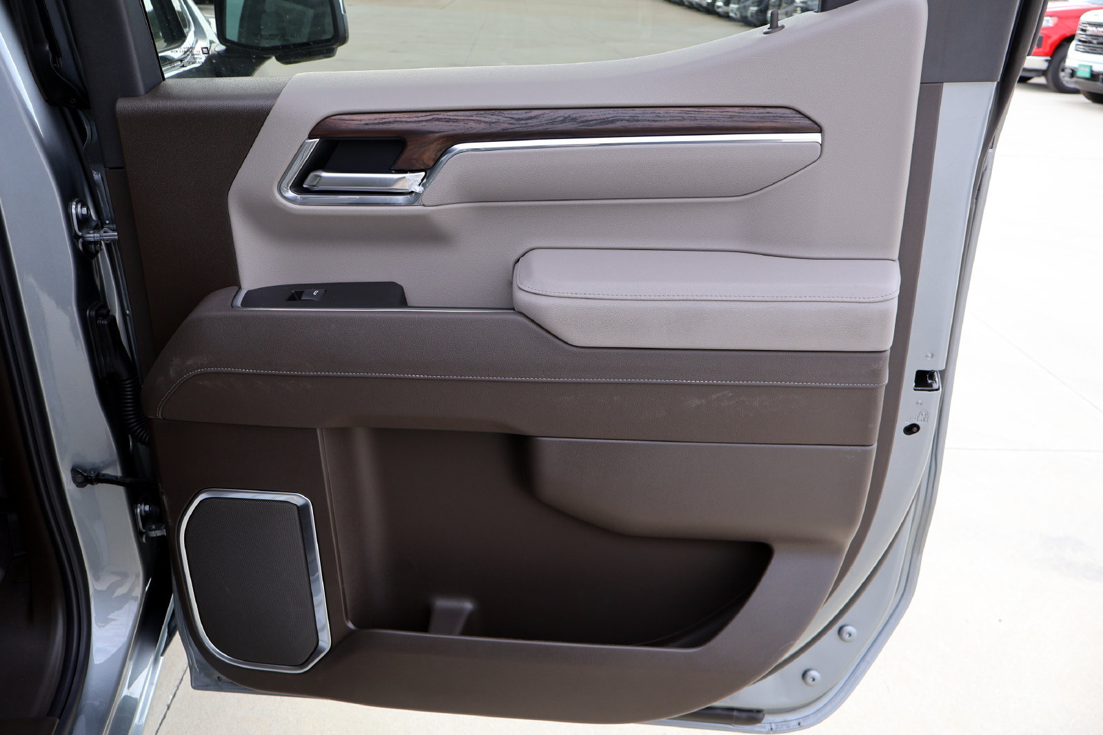 2026 GMC Sierra 1500 SLT - Photo 15