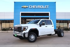 2026 GMC Sierra 3500 HD Chassis Cab Pro Truck