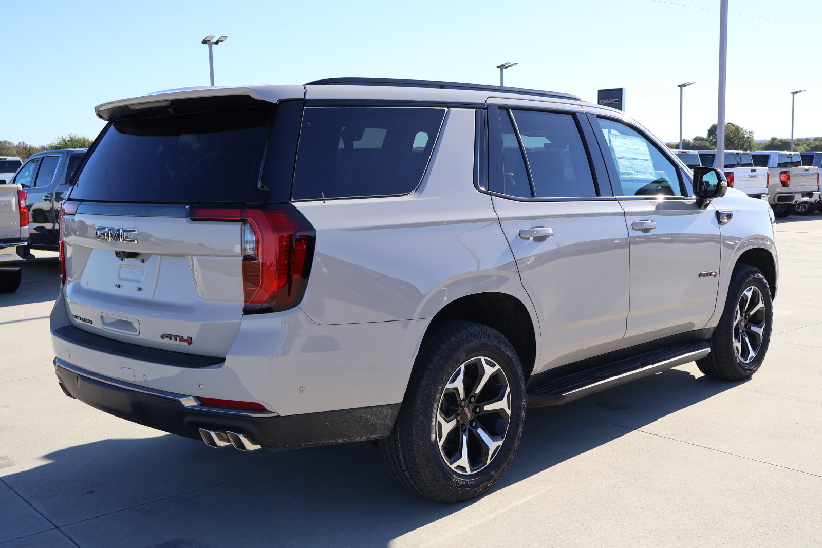 2027 GMC Yukon AT4 - Photo 7