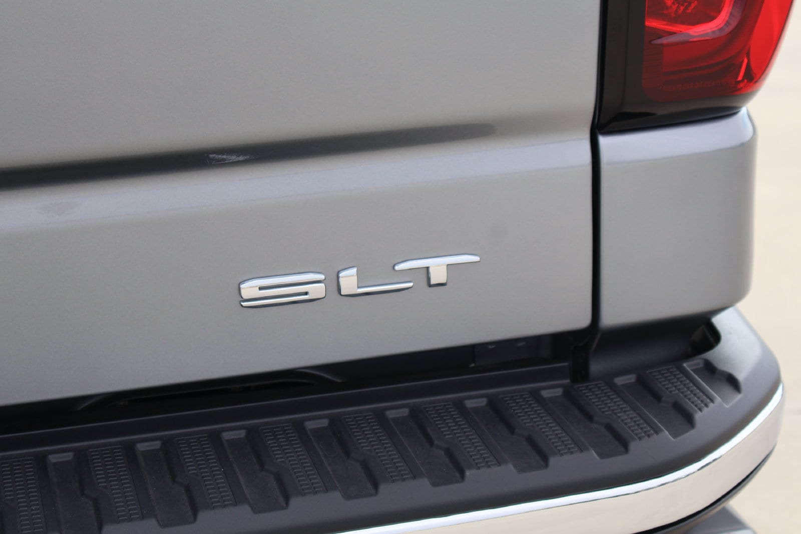 2026 GMC Sierra 1500 SLT - Photo 8