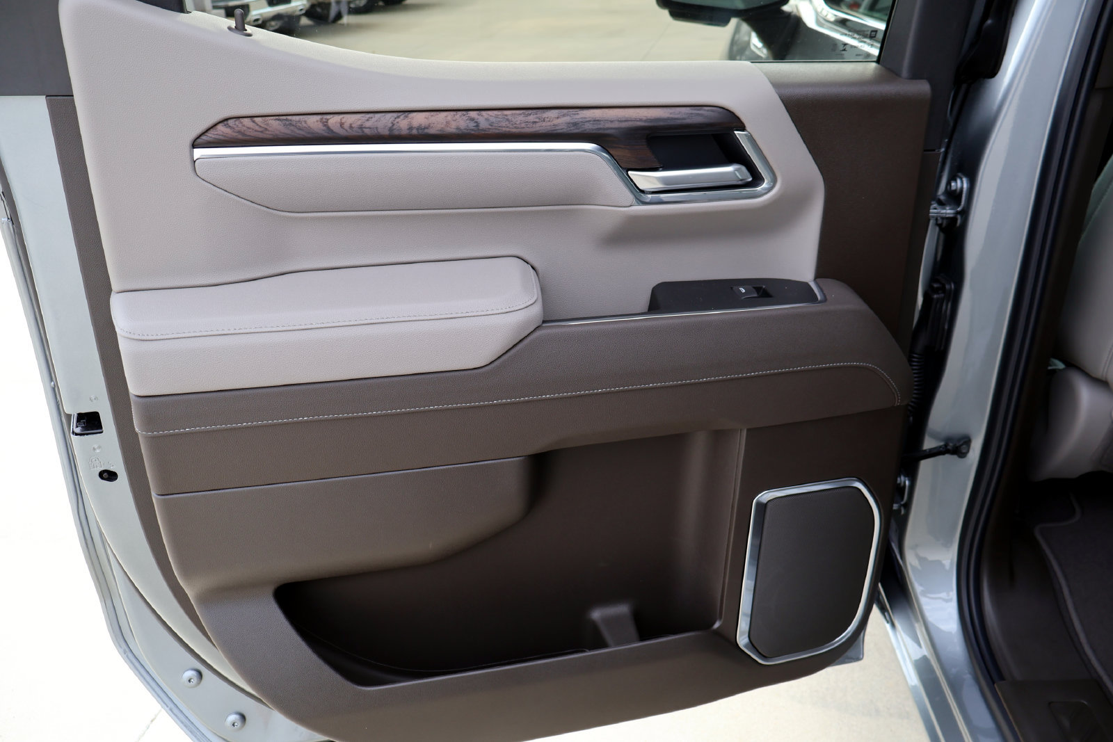 2026 GMC Sierra 1500 SLT - Photo 17