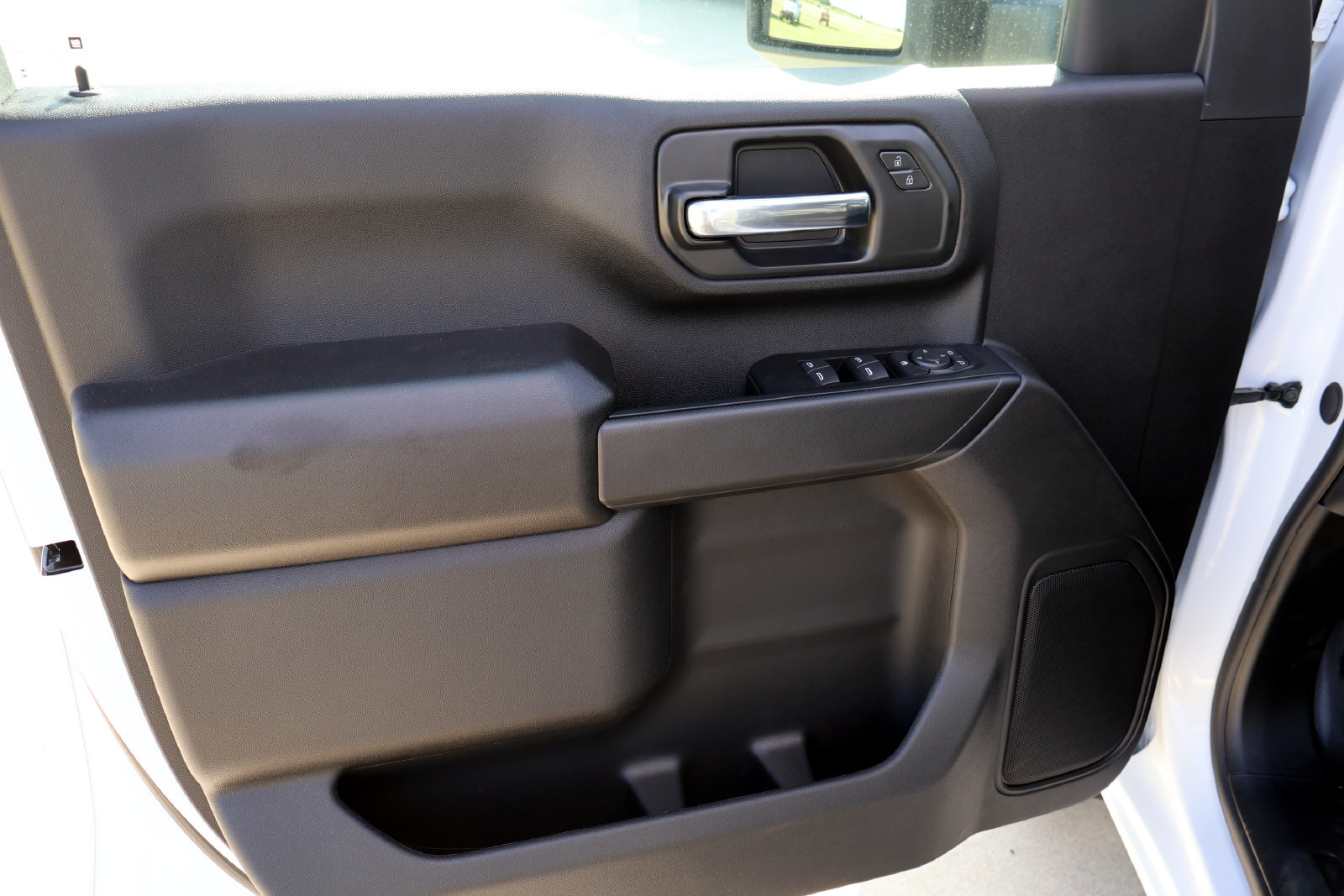 2026 GMC Sierra 3500HD Pro - Photo 9