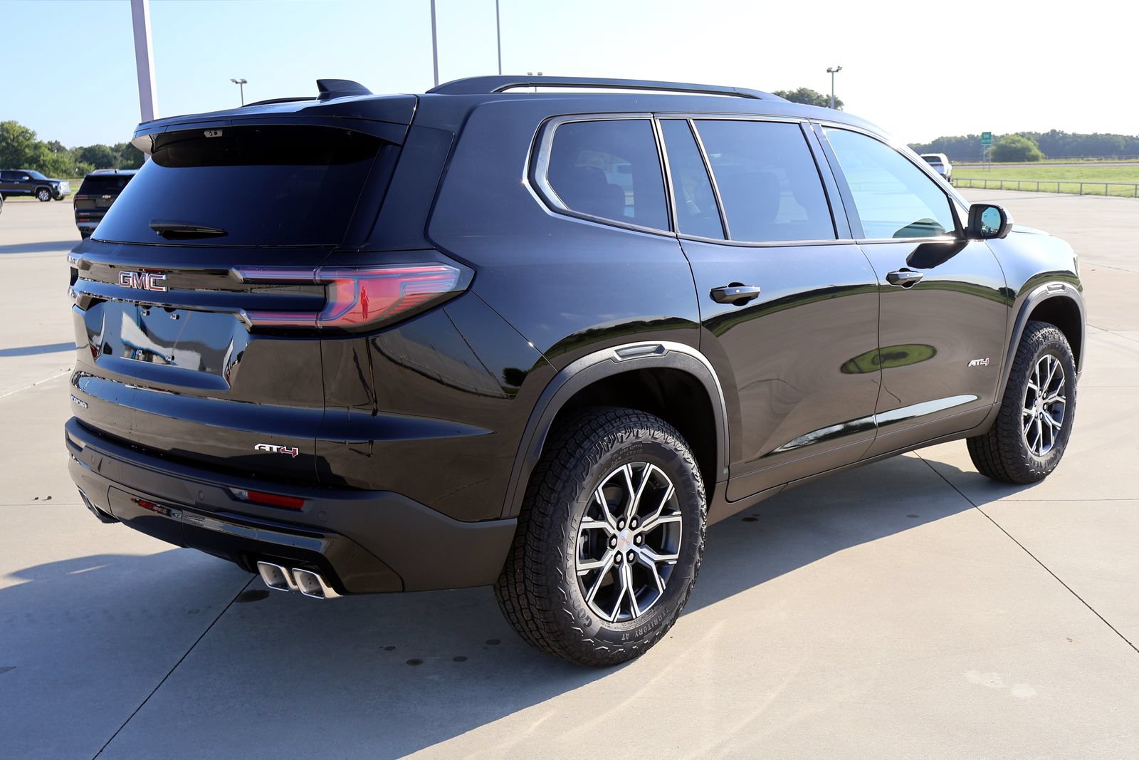 2026 GMC Acadia AT4 - Photo 4