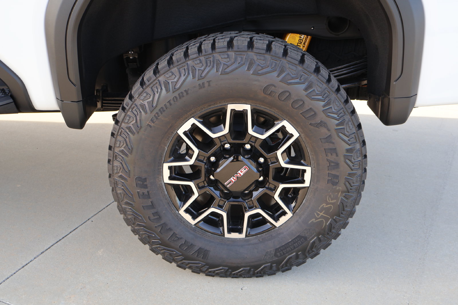 2026 GMC Sierra 2500HD AT4X - Photo 6