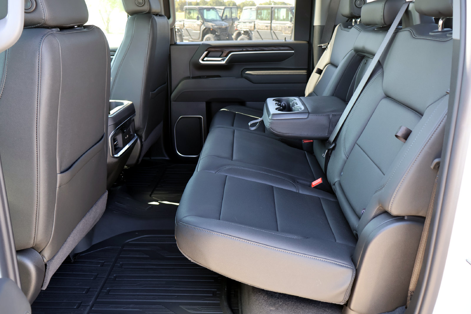 2026 GMC Sierra 2500HD SLT - Photo 7