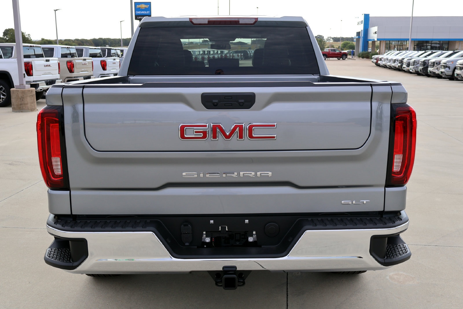 2026 GMC Sierra 1500 SLT - Photo 7