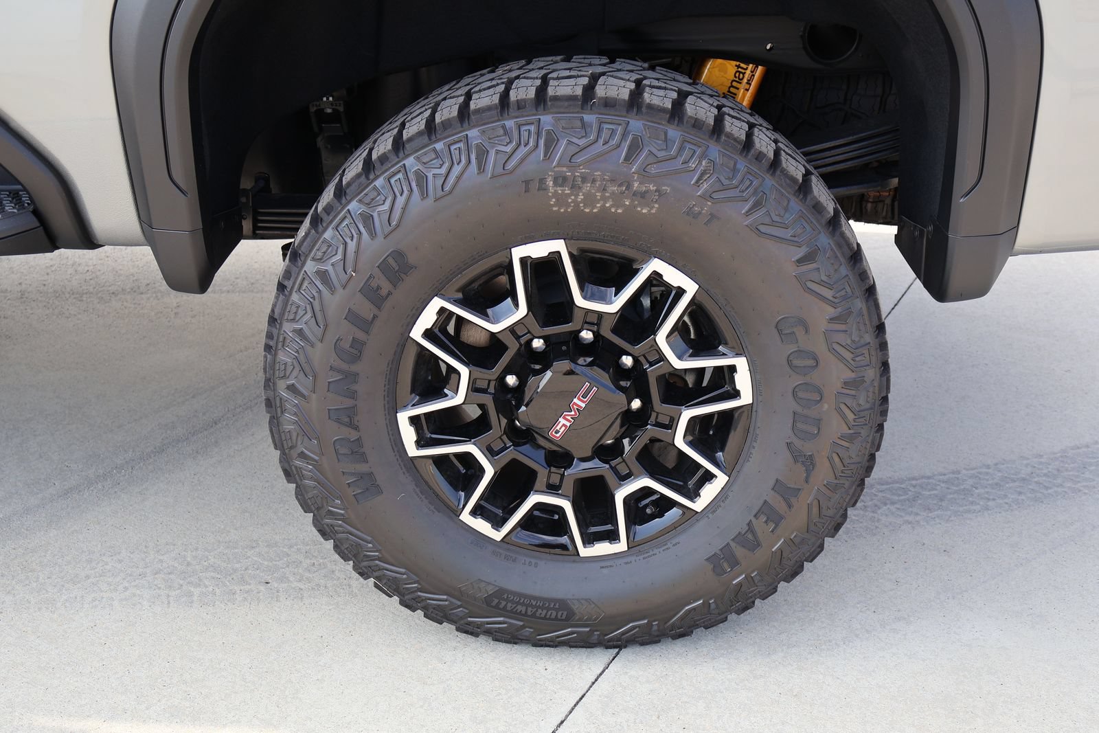 2026 GMC Sierra 2500HD AT4X - Photo 6