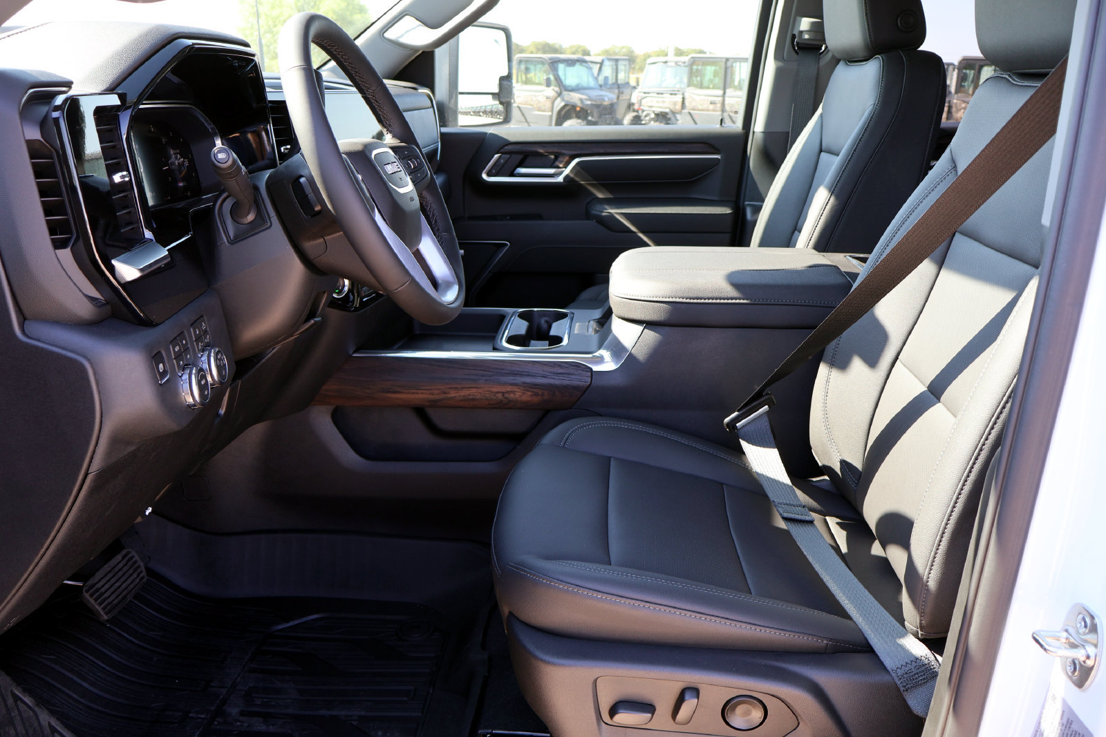 2026 GMC Sierra 2500HD SLT - Photo 10