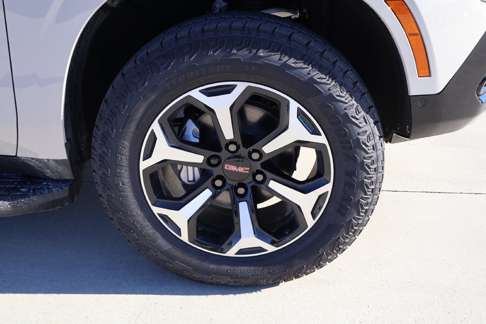 2027 GMC Yukon AT4 - Photo 11