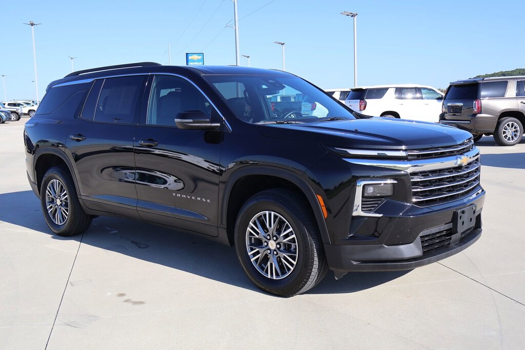 Used 2026 Chevrolet Traverse LT SUV