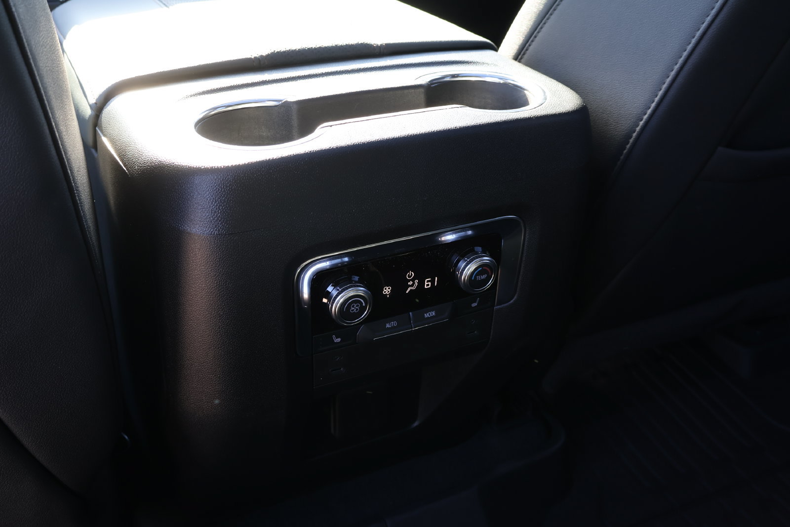 2027 GMC Yukon AT4 - Photo 21